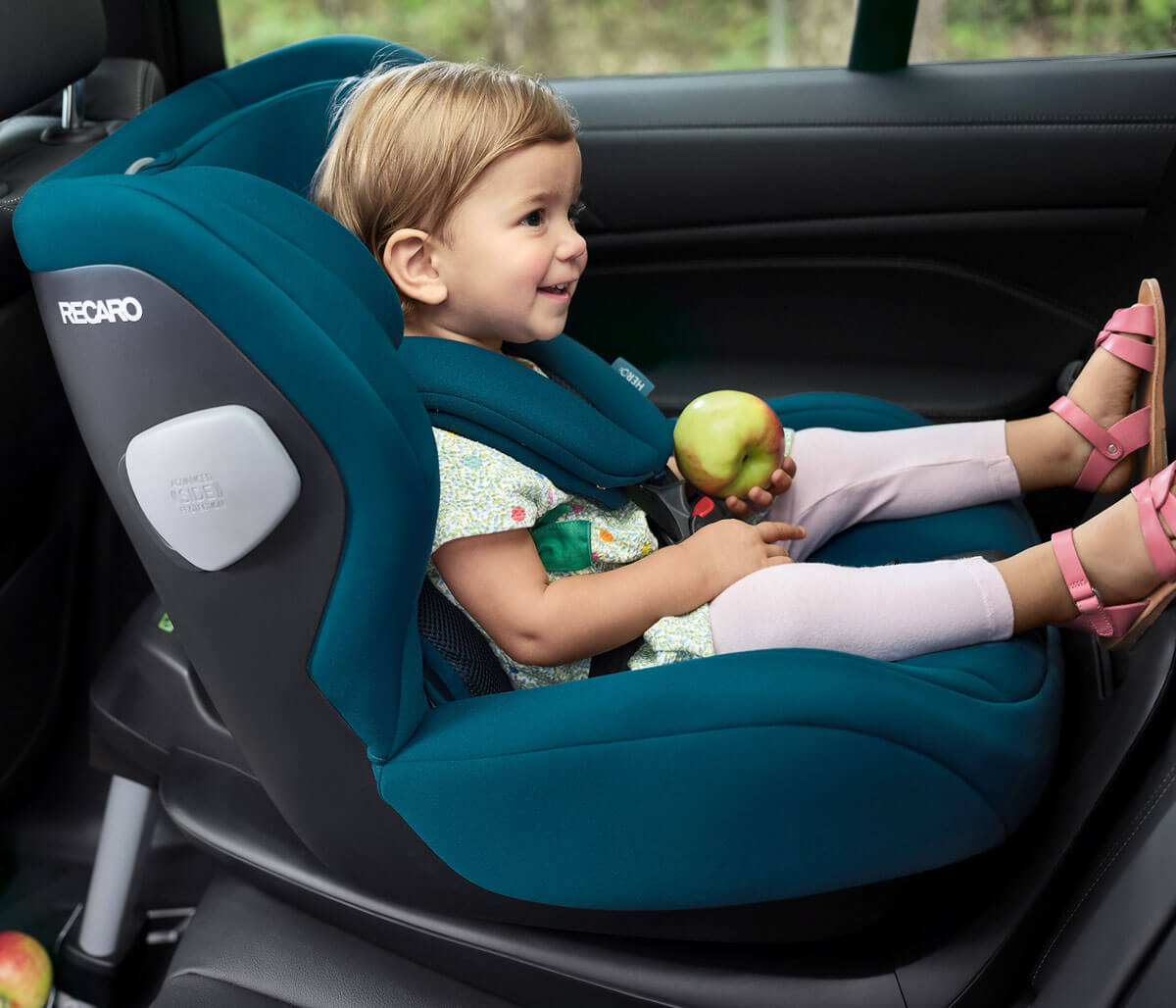 djecja-autosjedalica-recaro-kio-isize-do-18-kg-lifestyle