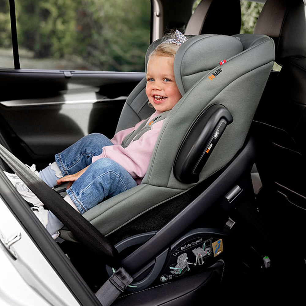 Otroški avtosedež BeSafe Stretch 2 Lifestyle 2