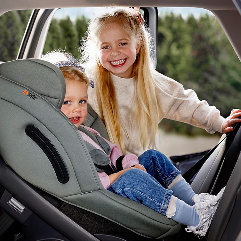 Otroški avtosedež BeSafe Stretch 2 Lifestyle 8