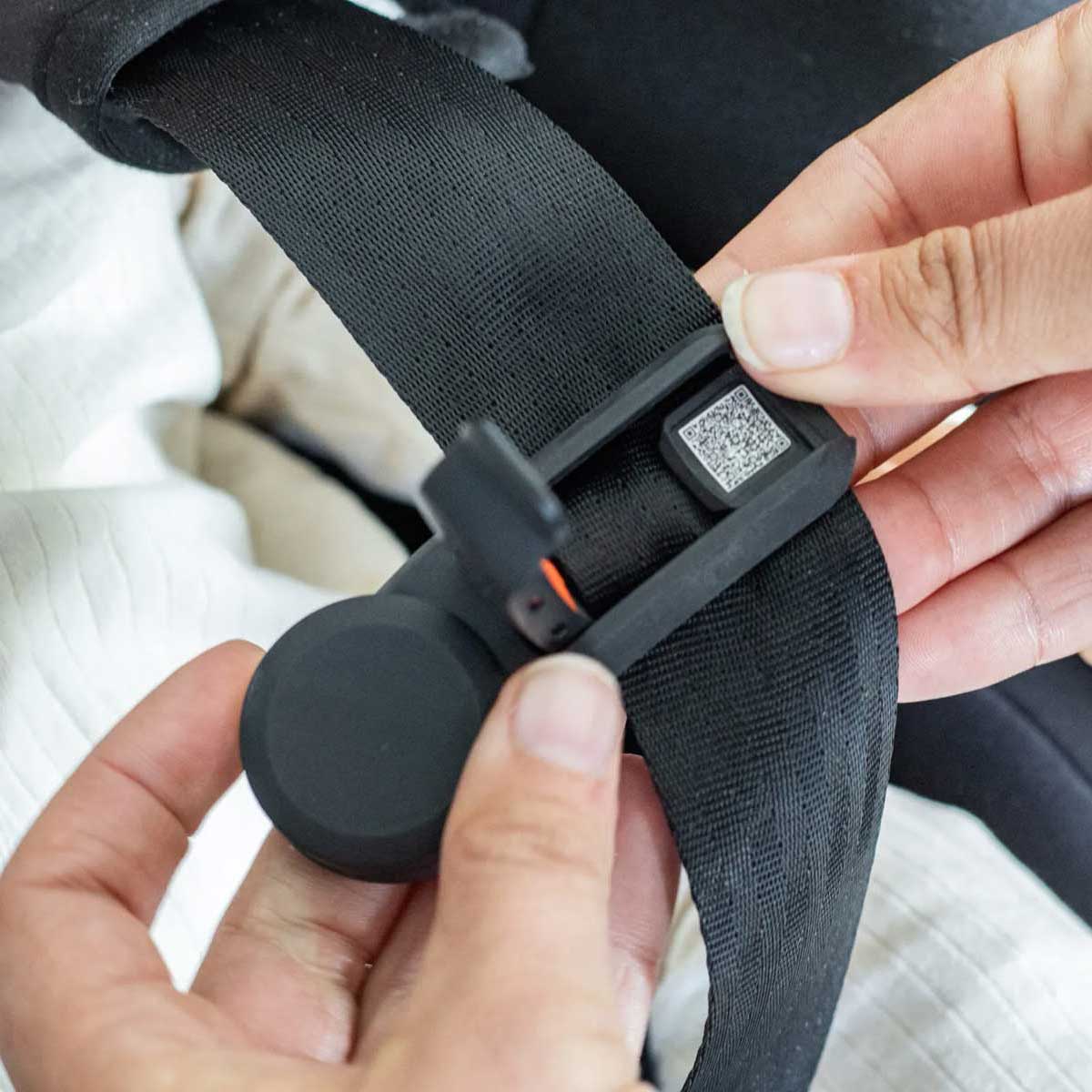 BeSafe Univerzalni držač pojasa 1
