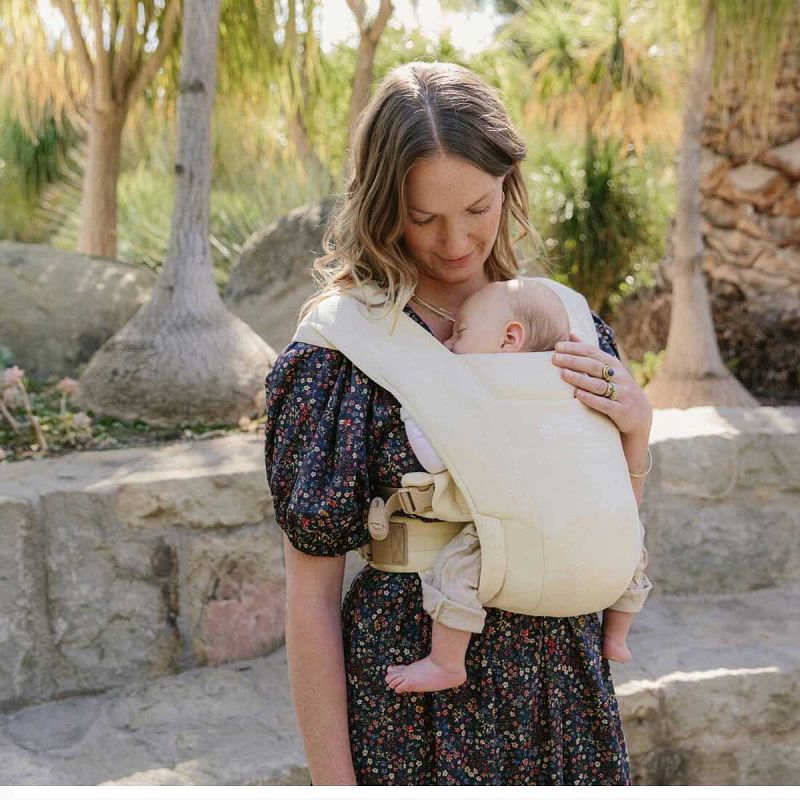 Nosiljka Ergobaby Embrace Heather Cream 3