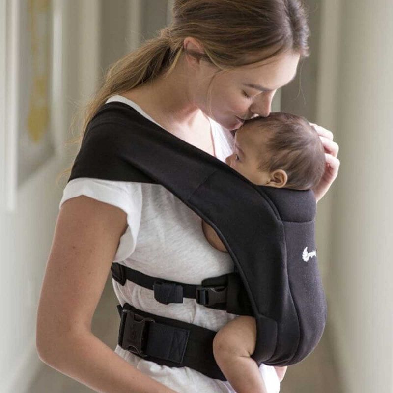 Nosiljka Ergobaby Embrace Heather Crna 6